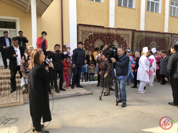 Юлдуз Усмонова Шукурилло Исроилов Жиззахдаги мурувват уйида концерт дастурини тақдим қилди