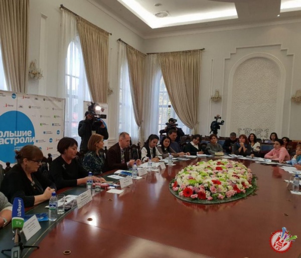 С.В. Образцов номидаги қўғирчоқ театрининг ижодий жамоаси билан матбуот анжумани бўлиб ўтди