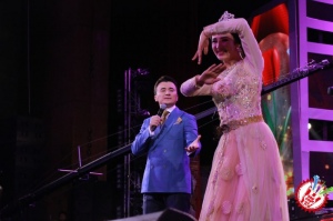 Улуғбек Раҳматуллаевнинг концерт дастуридан фоторепортаж