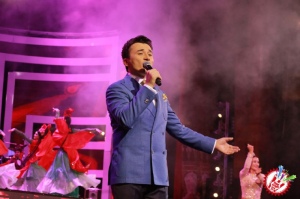 Улуғбек Раҳматуллаевнинг концерт дастуридан фоторепортаж