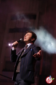 Улуғбек Раҳматуллаевнинг концерт дастуридан фоторепортаж