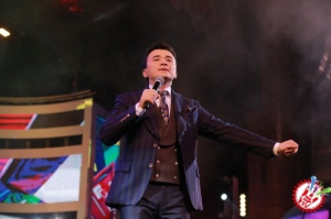 Улуғбек Раҳматуллаевнинг концерт дастуридан фоторепортаж