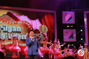 Улуғбек Раҳматуллаевнинг концерт дастуридан фоторепортаж