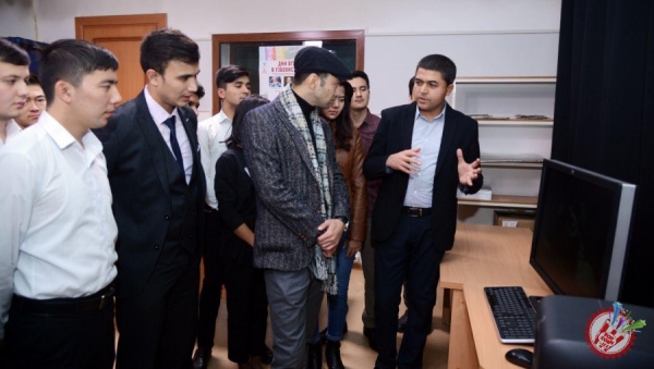 ЎзДСМИда актёр Алишер Узоқов билан ижодий учрашув бўлиб ўтди