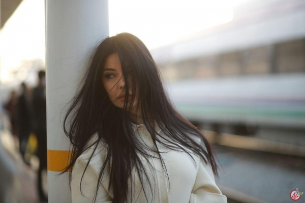 Шаҳзода \"Мен ўша\" клипини премьера қилди