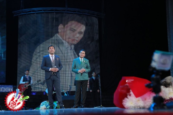 Тўлқин Жабборовнинг яккахон концертининг илк кунидан