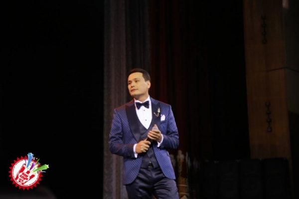 Тўлқин Жабборовнинг яккахон концертининг илк кунидан