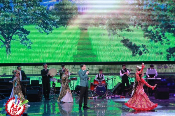 Тўлқин Жабборовнинг яккахон концертининг илк кунидан