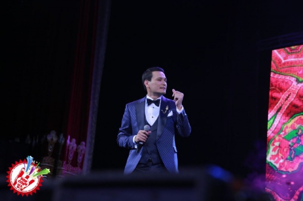 Тўлқин Жабборовнинг яккахон концертининг илк кунидан