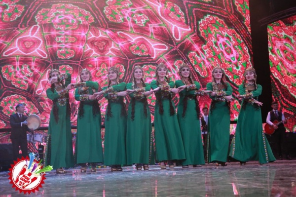 Тўлқин Жабборовнинг яккахон концертининг илк кунидан