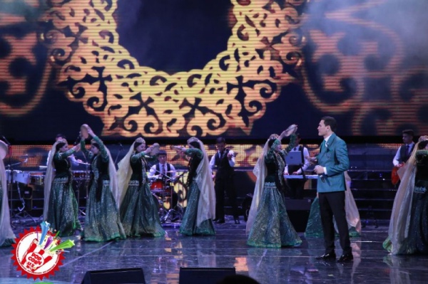 Тўлқин Жабборовнинг яккахон концертининг илк кунидан