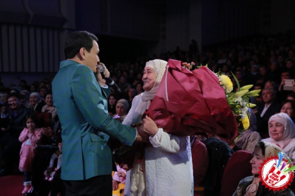 Тўлқин Жабборовнинг яккахон концертининг илк кунидан