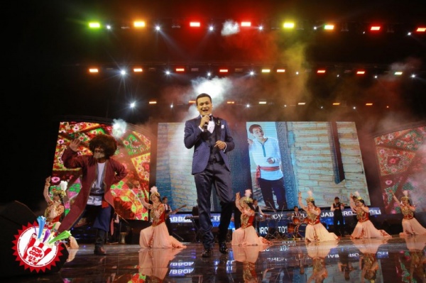 Тўлқин Жабборовнинг яккахон концертининг илк кунидан