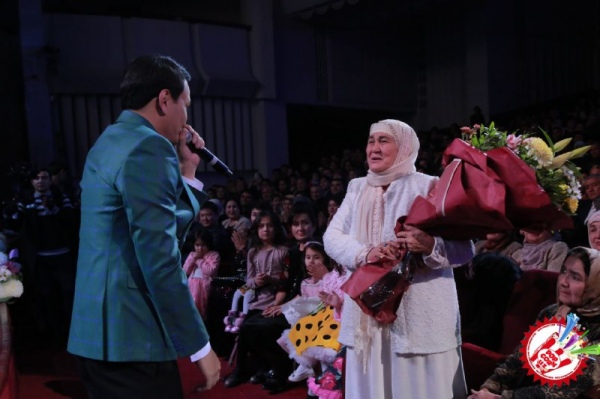 Тўлқин Жабборовнинг яккахон концертининг илк кунидан