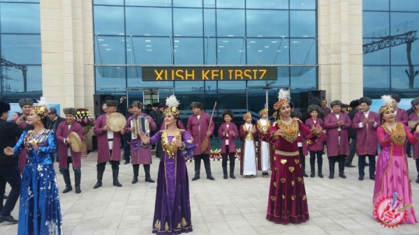 Хива шаҳрида янги барпо этилган Темир йўл вокзалининг очилиш маросими бўлиб ўтди