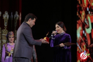 "Мавсум хитлари" тақдимот маросимидан фоторепортаж