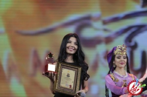 \"Мавсум хитлари\" тақдимот маросимидан фоторепортаж