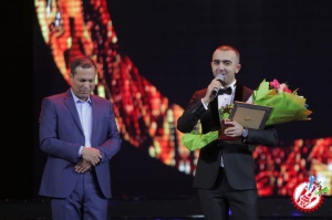 \"Мавсум хитлари\" тақдимот маросимидан фоторепортаж