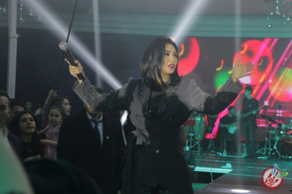 Муниса Ризаеванинг "Янги йил эртаги" номи яккахон концерт дастуридан фоторепортаж