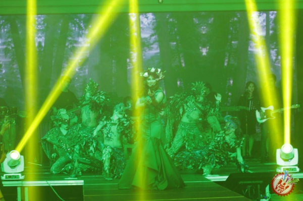 Муниса Ризаеванинг "Янги йил эртаги" номи яккахон концерт дастуридан фоторепортаж