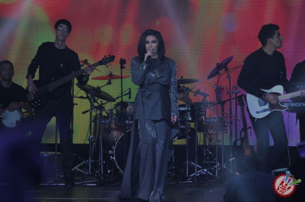 Муниса Ризаеванинг "Янги йил эртаги" номи яккахон концерт дастуридан фоторепортаж