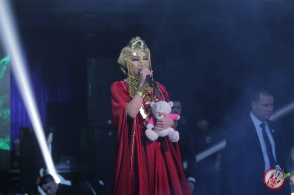 Муниса Ризаеванинг "Янги йил эртаги" номи яккахон концерт дастуридан фоторепортаж