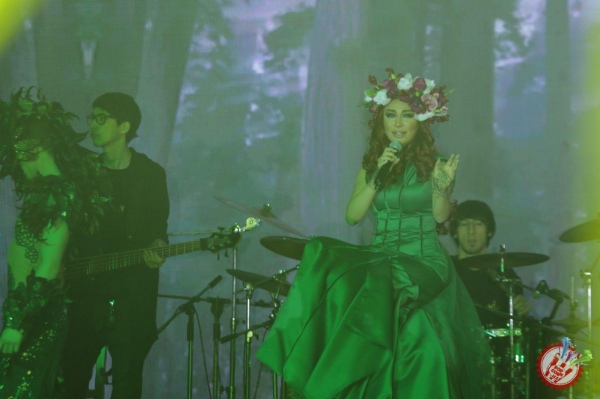 Муниса Ризаеванинг "Янги йил эртаги" номи яккахон концерт дастуридан фоторепортаж