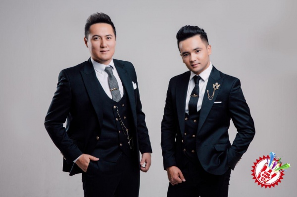 Уммон гуруҳи янги таронасини кимга бағишлади?