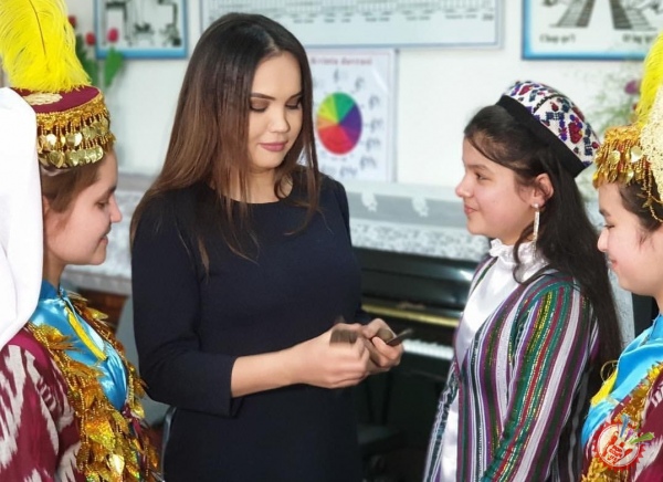 Гулсанам Мамазоитова Хоразмдаги мусиқа мактабларида  ўтказилган маҳорат дарсларида иштирок этди