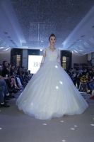 Нариман Григорян навбатдаги либослари коллекциясини тақдим қилди