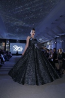 Нариман Григорян навбатдаги либослари коллекциясини тақдим қилди