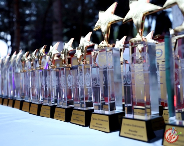 “ЎЗБЕККОНЦЕРТ” ДАВЛАТ МУАССАСАСИДА ФАОЛ САНЪАТ ВАКИЛЛАРИ ТАҚДИРЛАНДИ