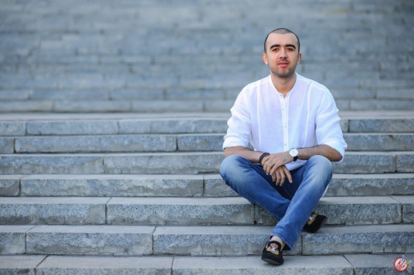 Зоҳиршоҳ Жўраевдан янги тарона премьераси