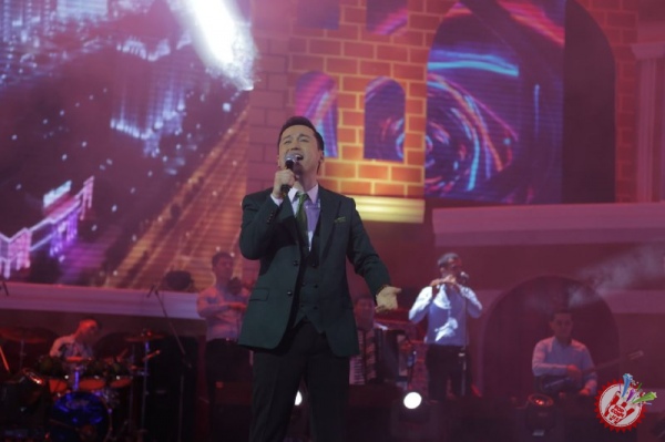 БУНЁДБЕК САИДОВНИНГ ЯККАХОН КОНЦЕРТ ДАСТУРИ БЎЛИБ ЎТМОҚДА