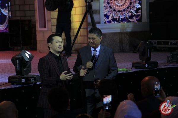 БУНЁДБЕК САИДОВНИНГ ЯККАХОН КОНЦЕРТ ДАСТУРИ БЎЛИБ ЎТМОҚДА