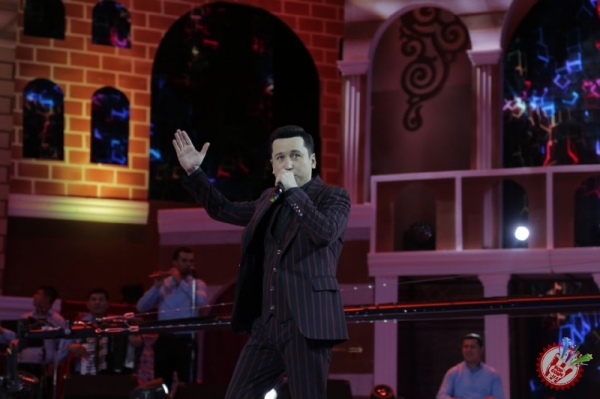 БУНЁДБЕК САИДОВНИНГ ЯККАХОН КОНЦЕРТ ДАСТУРИ БЎЛИБ ЎТМОҚДА