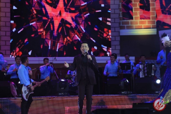 БУНЁДБЕК САИДОВНИНГ ЯККАХОН КОНЦЕРТ ДАСТУРИ БЎЛИБ ЎТМОҚДА