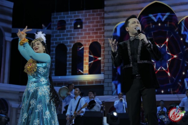 БУНЁДБЕК САИДОВНИНГ ЯККАХОН КОНЦЕРТ ДАСТУРИ БЎЛИБ ЎТМОҚДА