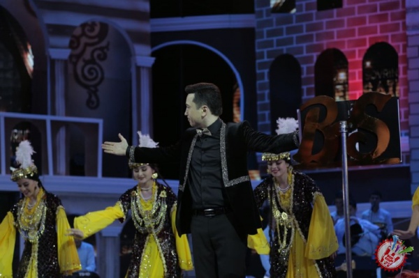 БУНЁДБЕК САИДОВНИНГ ЯККАХОН КОНЦЕРТ ДАСТУРИ БЎЛИБ ЎТМОҚДА