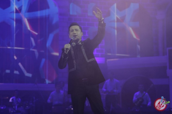 БУНЁДБЕК САИДОВНИНГ ЯККАХОН КОНЦЕРТ ДАСТУРИ БЎЛИБ ЎТМОҚДА