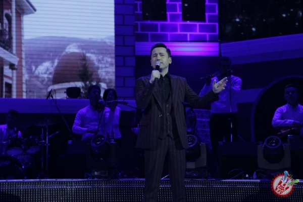 БУНЁДБЕК САИДОВНИНГ ЯККАХОН КОНЦЕРТ ДАСТУРИ БЎЛИБ ЎТМОҚДА