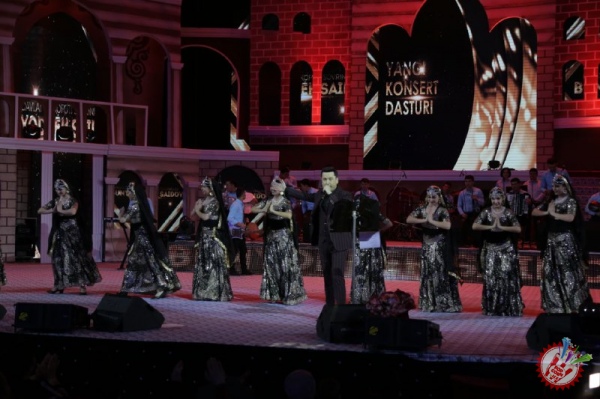 БУНЁДБЕК САИДОВНИНГ ЯККАХОН КОНЦЕРТ ДАСТУРИ БЎЛИБ ЎТМОҚДА