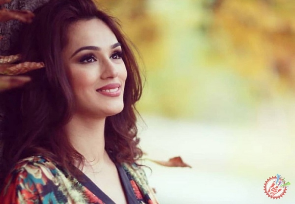 Лола Аҳмедовадан янги тарона премьераси