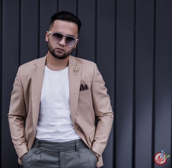 Уммон гуруҳи солисти Шохрухдан янги тарона