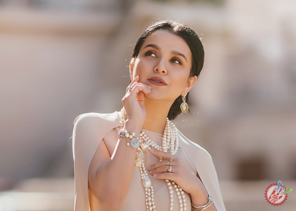 Нилуфар Усмонова \"Зирапча\"ни янгича талқинда куйлади