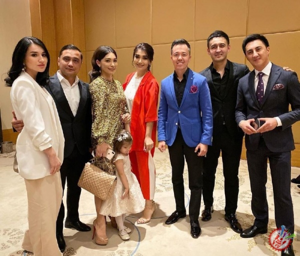 Озода Нурсаидова ҳамкасблари даврасида янги клип тақдимотини ўтказди