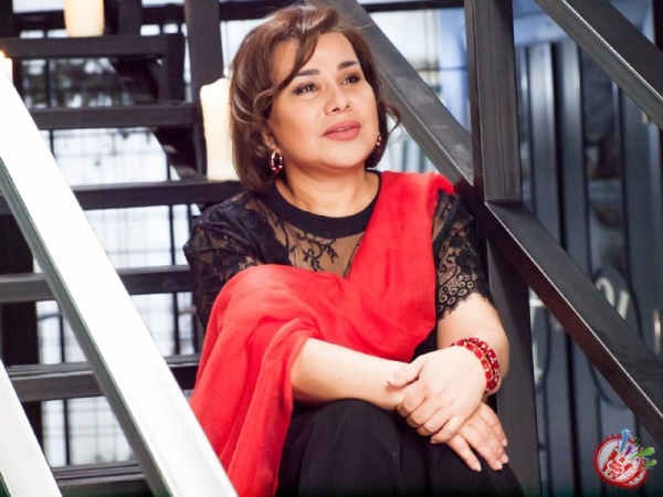 Гиннес рекордлар китоби мутахассислари Юлдуз Усмонова репертуарига назар солмоқда