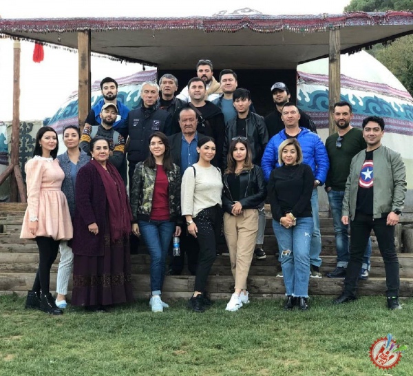 Бир гуруҳ актёр ва актрисалар кутилган катта лойиҳа учун Туркияга йўл олишди