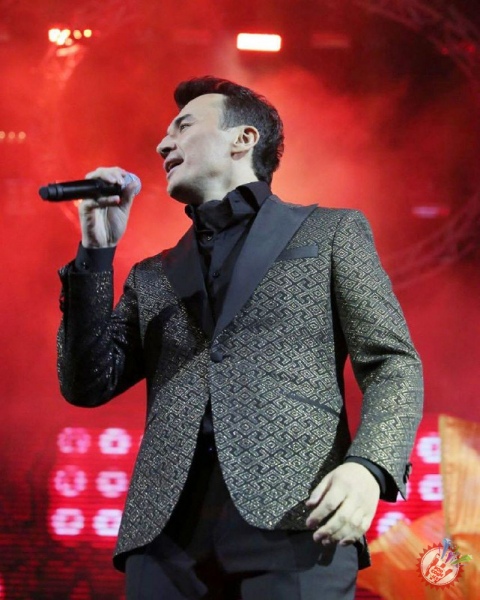 Улуғбек Раҳматуллаевнинг яккахон концерт дастури бўлиб ўтмоқда