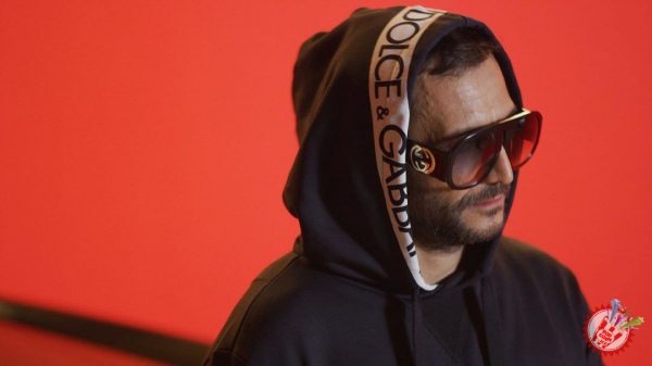 Жаҳонгир Отажоновни сўнгги хитининг клипи тайёр